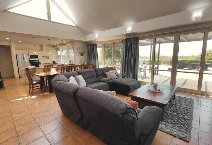 בית מלון כפרי Grapevines Boutique Accommodation