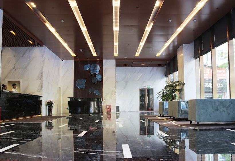 Отель Pullanoman Holiday Inn