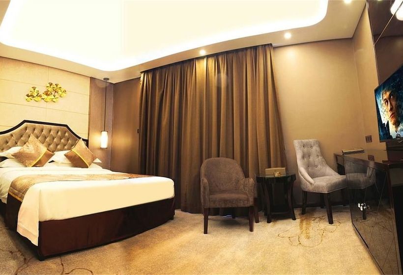 Отель Pullanoman Holiday Inn