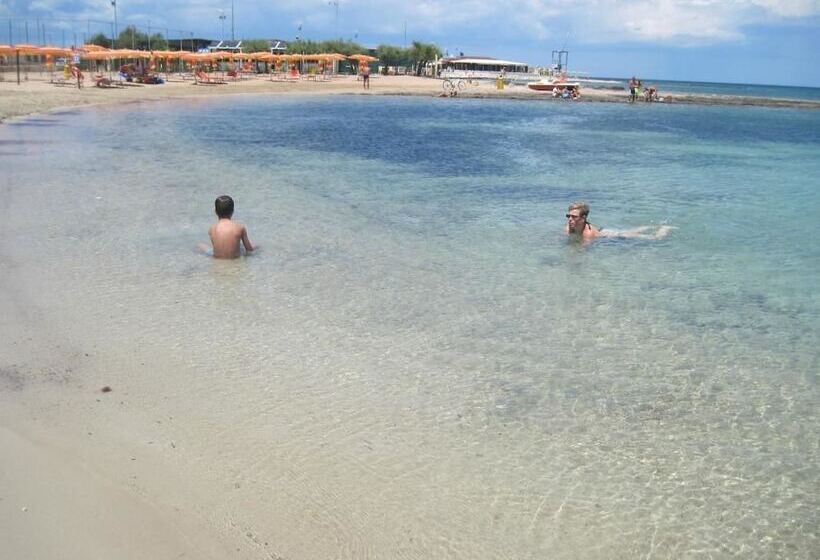 酒店 Villaggio Pineta Al Mare   Campground