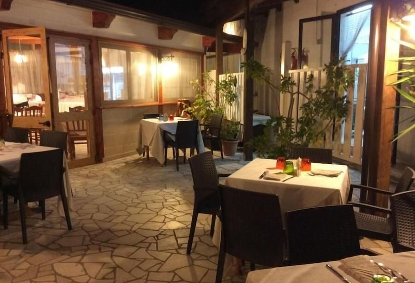 酒店 Villaggio Pineta Al Mare   Campground