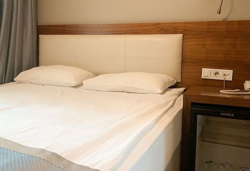 هتل Reikartz 2017