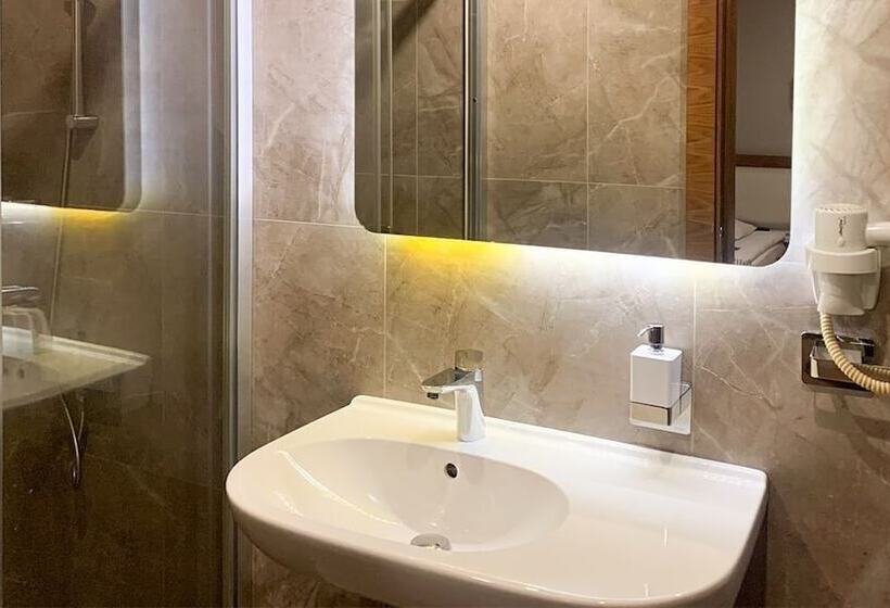 هتل Reikartz 2017