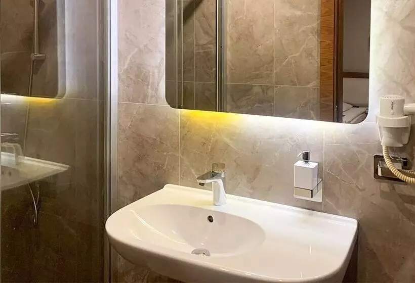 هتل Reikartz 2017