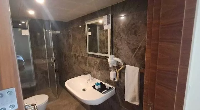 هتل Reikartz 2017