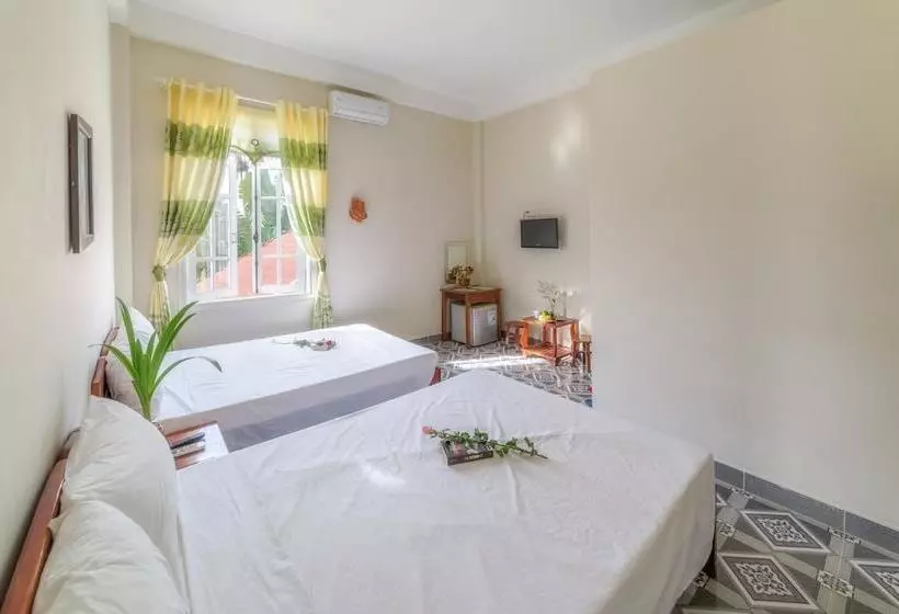 هتل Apricot Homestay