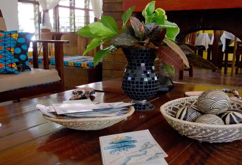 هتل Chanters Lodge