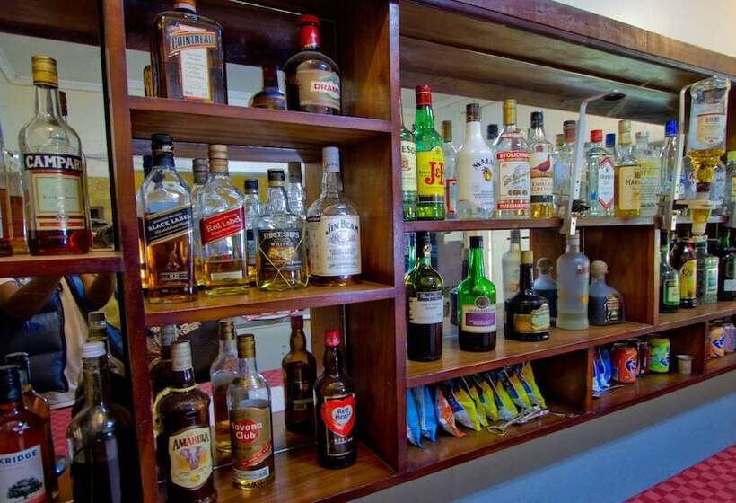 هتل Chanters Lodge