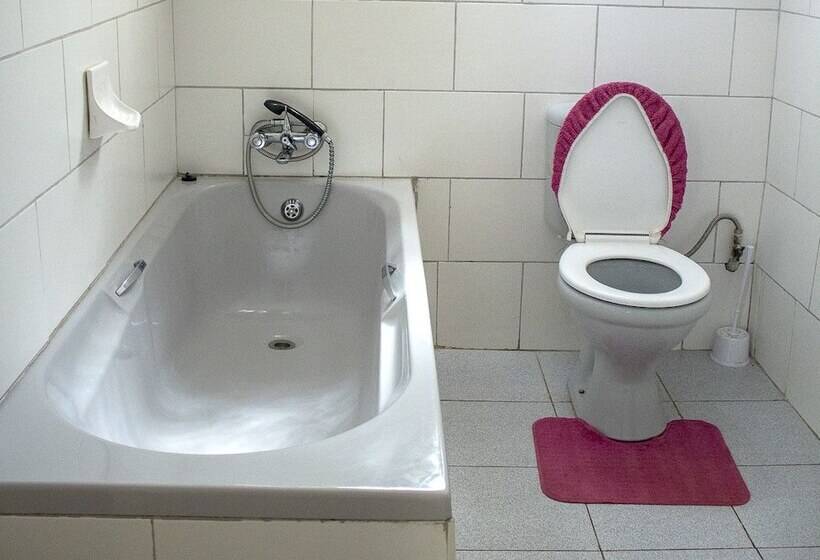 هتل Chanters Lodge