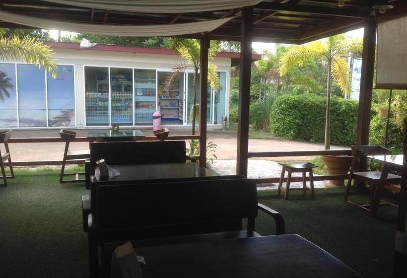 هتل Check In And Chill Out