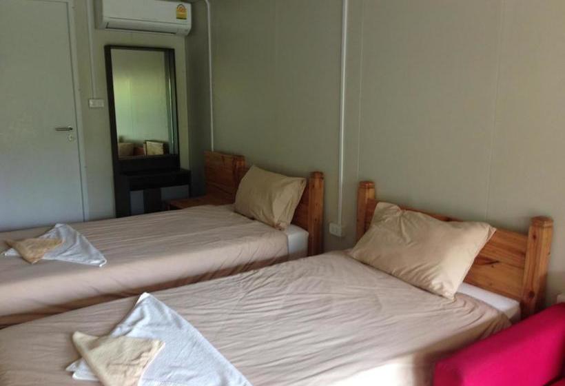 هتل Check In And Chill Out