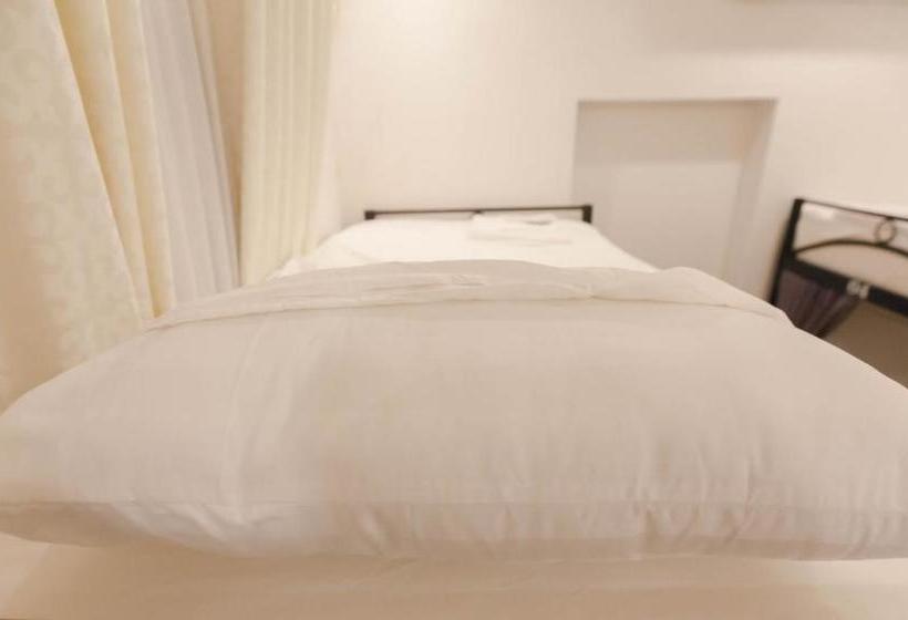 هتل Ha Noi Lantern Dorm Adults Only