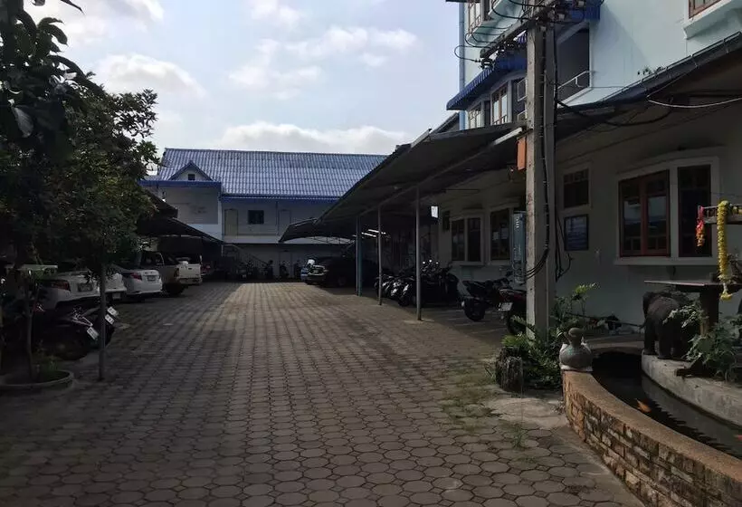 ホテル Lert Prasert House