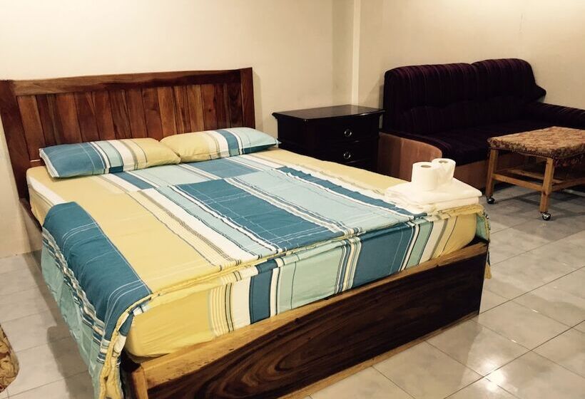 Otel Lert Prasert House