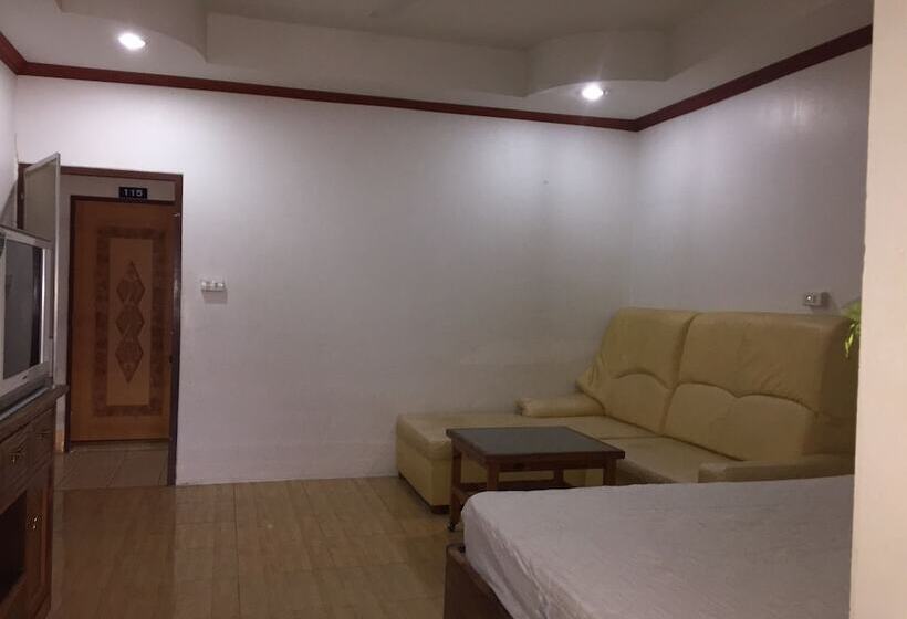 Otel Lert Prasert House