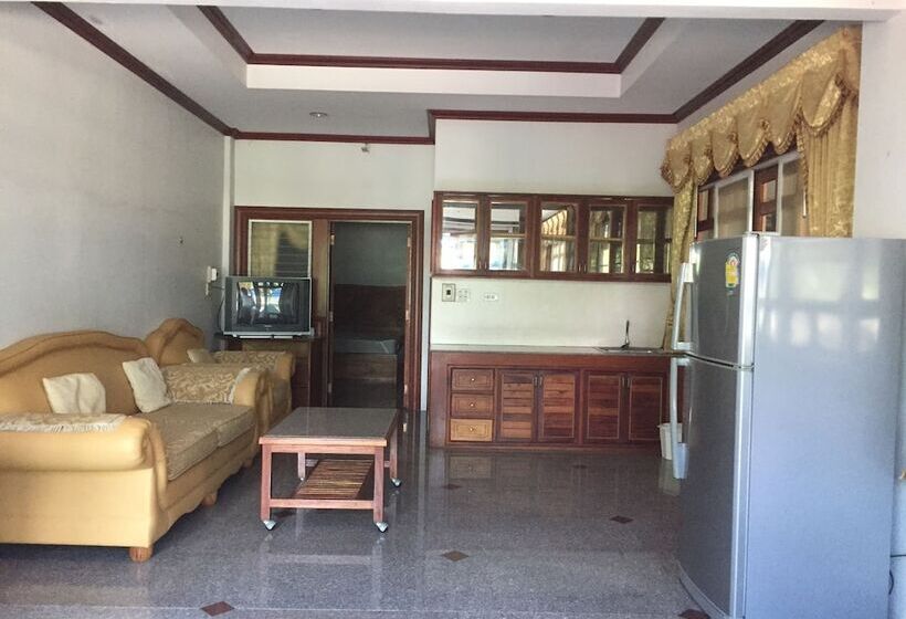 Otel Lert Prasert House