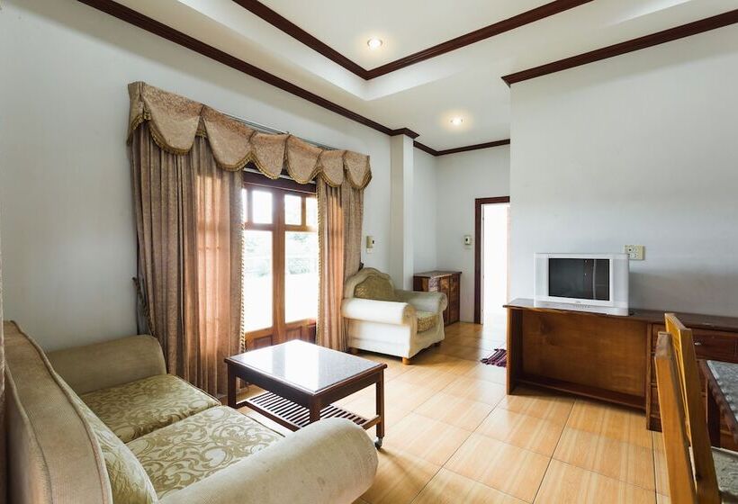 Otel Lert Prasert House