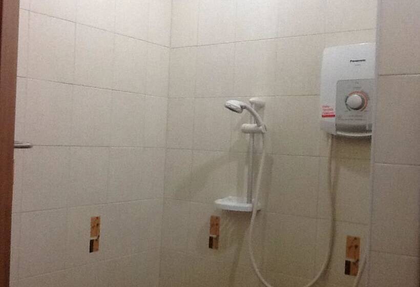 Otel Lert Prasert House