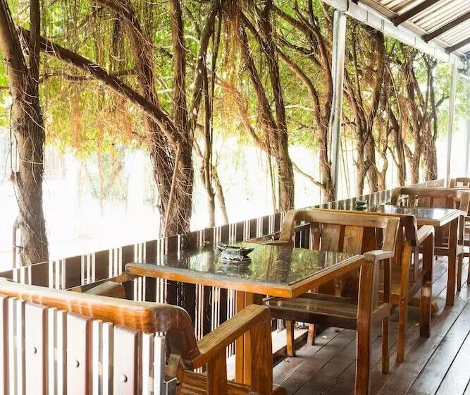 ホテル Lert Prasert House