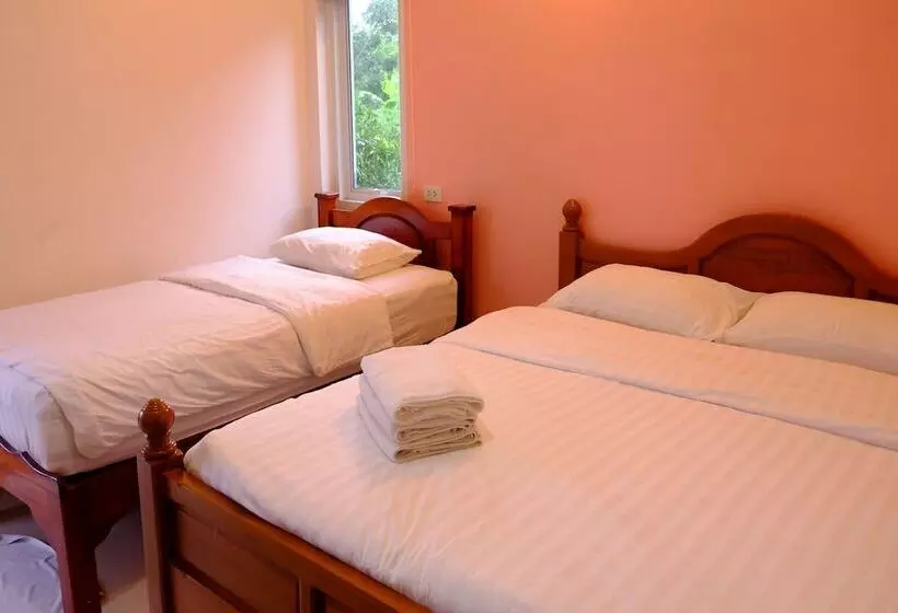 هتل Pt House Resort