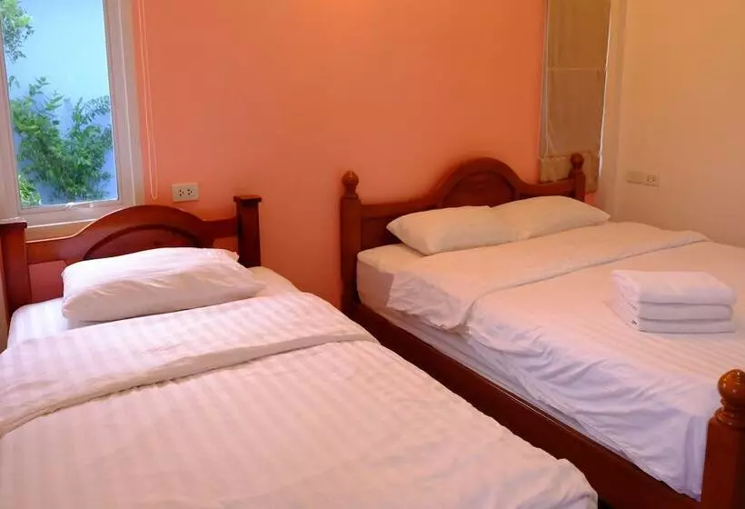 هتل Pt House Resort