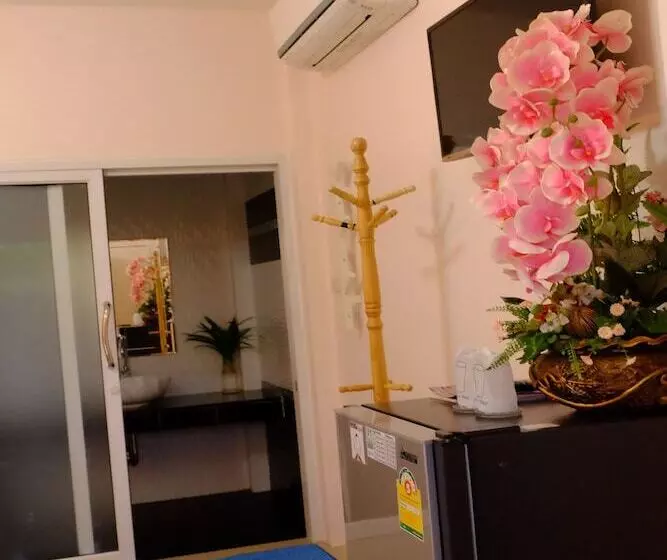 هتل Pt House Resort