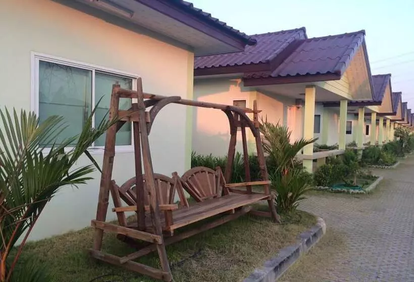 هتل Pt House Resort
