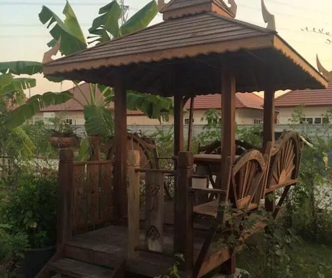 هتل Pt House Resort