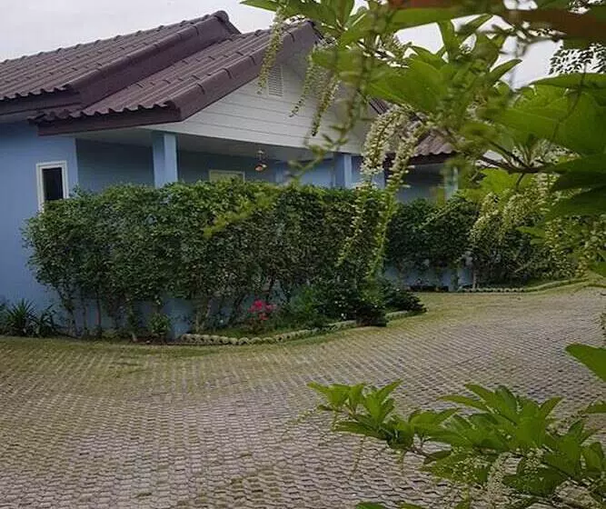 هتل Pt House Resort