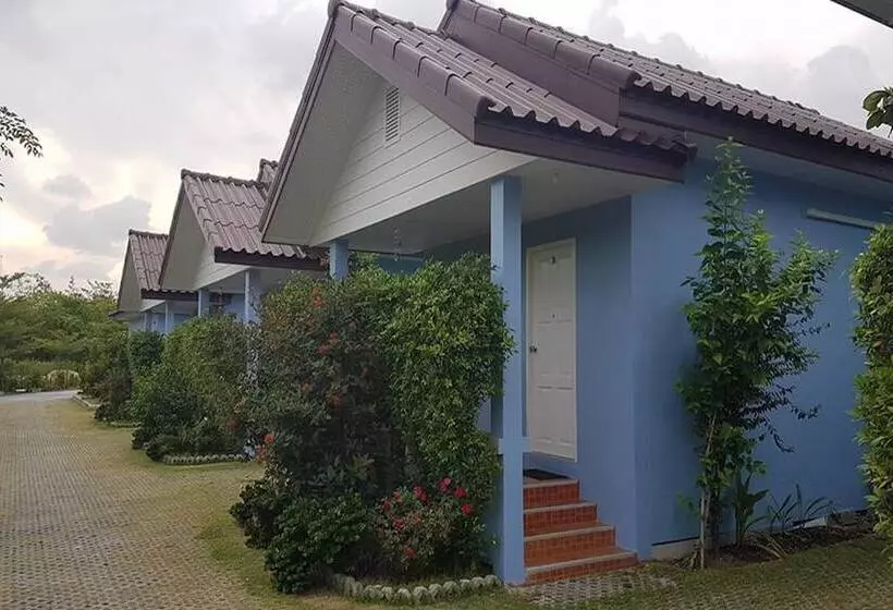 هتل Pt House Resort