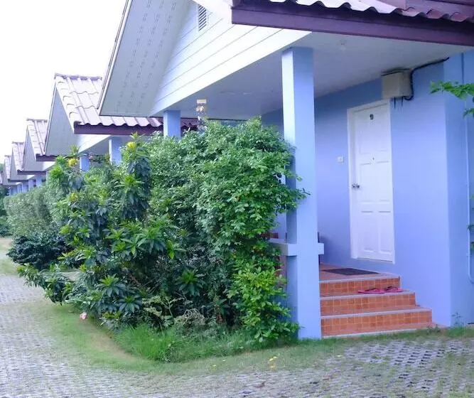 هتل Pt House Resort