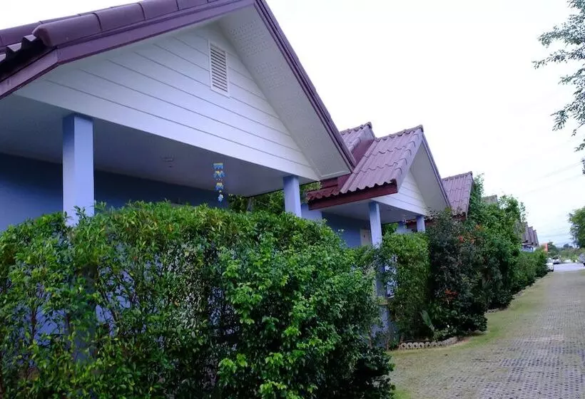 هتل Pt House Resort