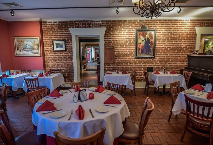 호텔 The Chester Publick House Restaurant And Inn