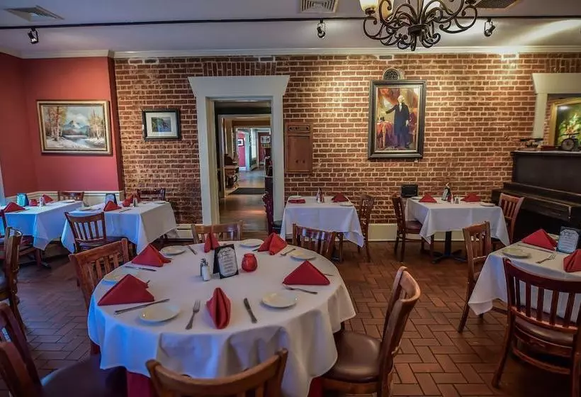 ホテル The Chester Publick House Restaurant And Inn
