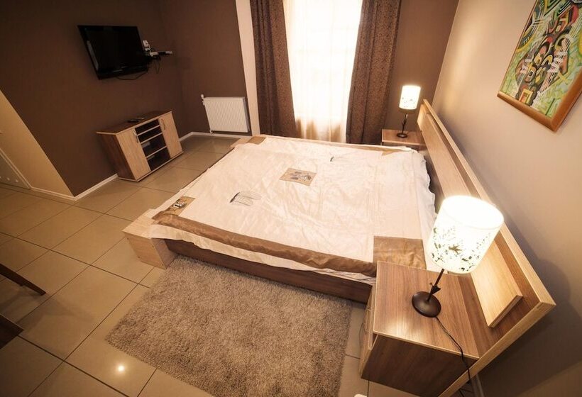 Jam Hotel Truskavets