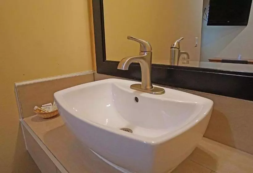 Rosa Bell Motel   Los Angeles