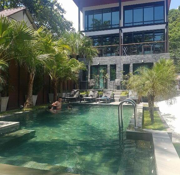 Hotelli 15 Palms Beach Resort