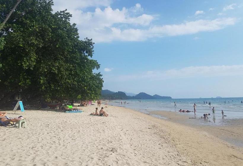 Hotelli 15 Palms Beach Resort