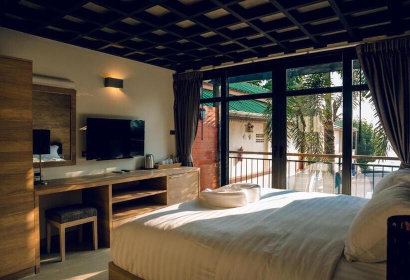 Hotelli 15 Palms Beach Resort