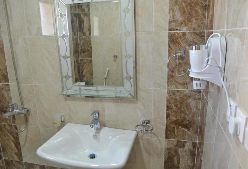 Отель Al Manzil Almutmeez