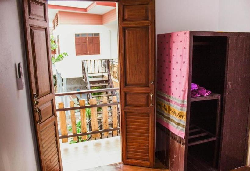 ホテル Ban Klong Srabua