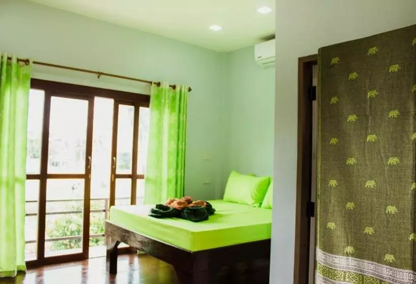 ホテル Ban Klong Srabua