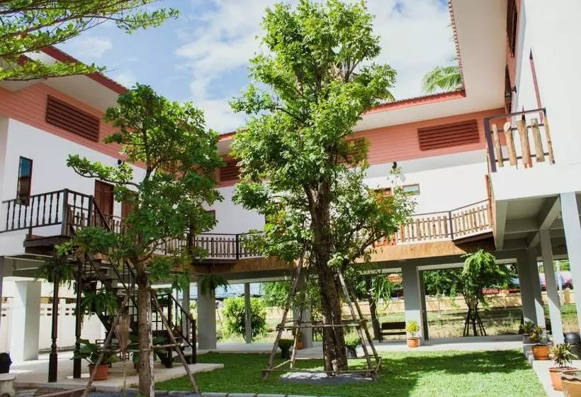 ホテル Ban Klong Srabua