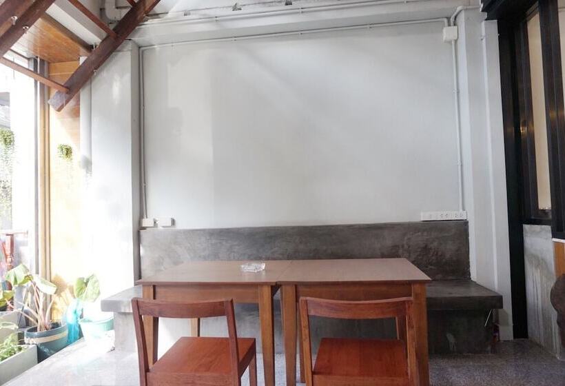 هتل Boon Street Hostel