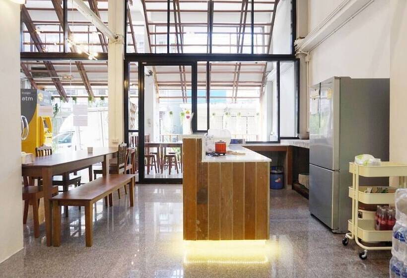 هتل Boon Street Hostel