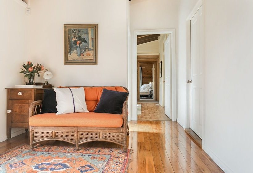 Отель Cooee Cottage