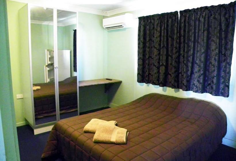 בית מלון כפרי Mick's Accommodation Club