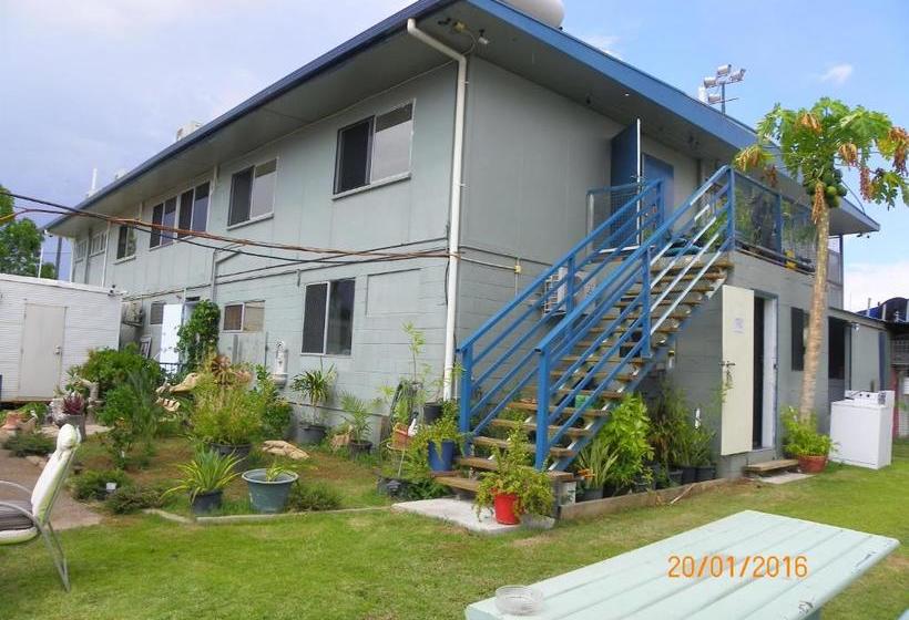 בית מלון כפרי Mick's Accommodation Club