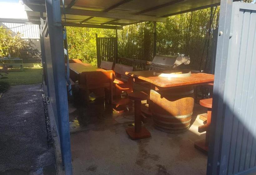 בית מלון כפרי Mick's Accommodation Club