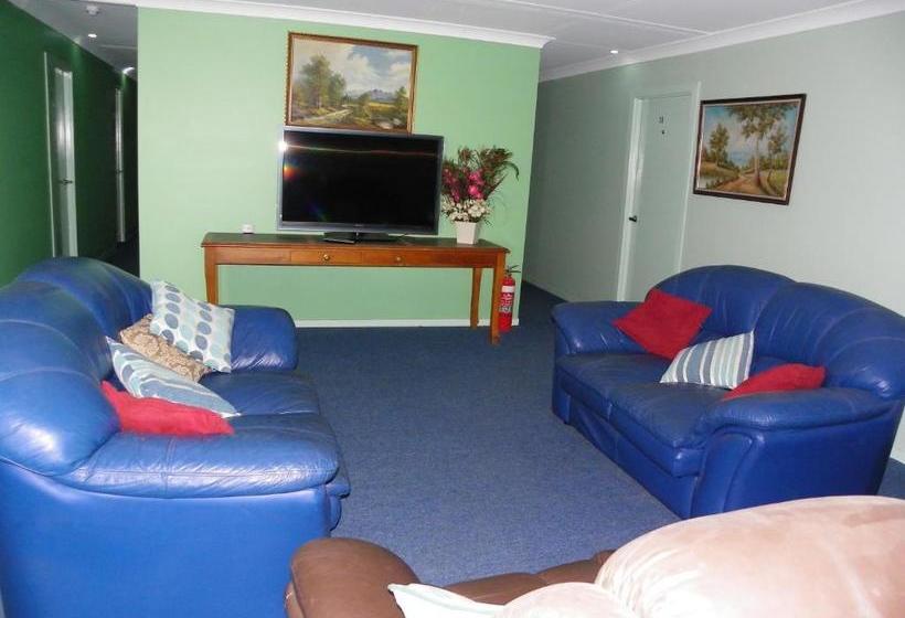 בית מלון כפרי Mick's Accommodation Club